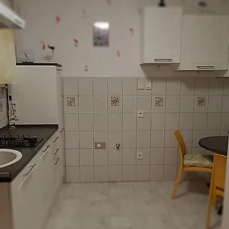 Valloris Apartment *